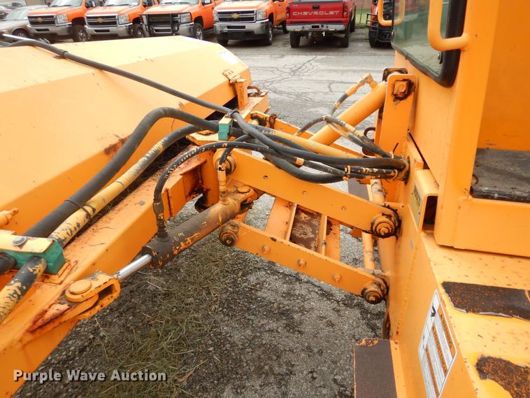 image for item DM3167 2007 Rosco 4830 Sweeper Pro  broom