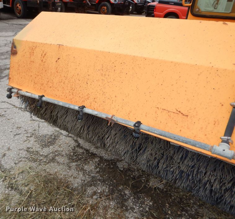 image for item DM3167 2007 Rosco 4830 Sweeper Pro  broom