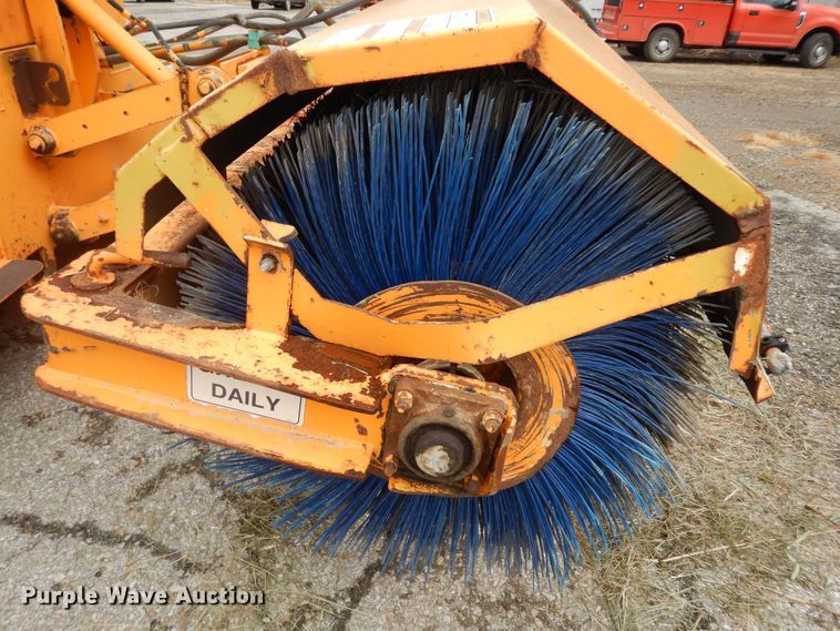 image for item DM3167 2007 Rosco 4830 Sweeper Pro  broom