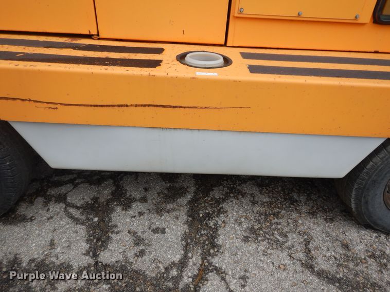 image for item DM3167 2007 Rosco 4830 Sweeper Pro  broom