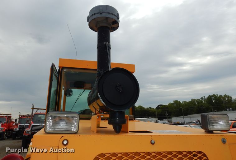 image for item DM3167 2007 Rosco 4830 Sweeper Pro  broom