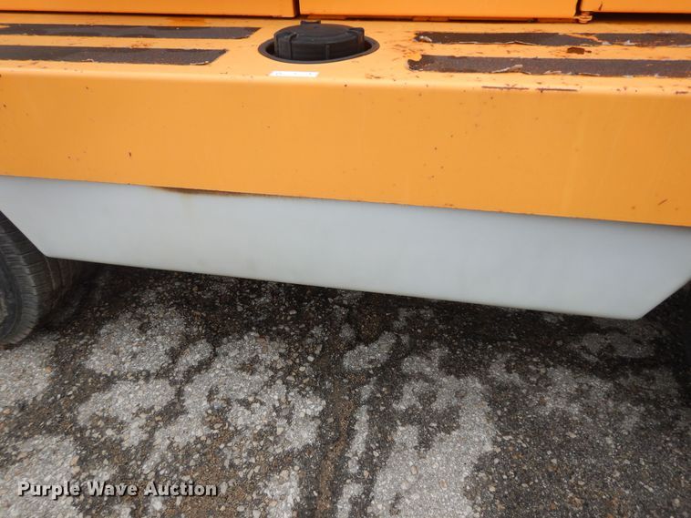 image for item DM3167 2007 Rosco 4830 Sweeper Pro  broom