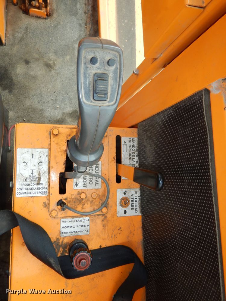 image for item DM3167 2007 Rosco 4830 Sweeper Pro  broom