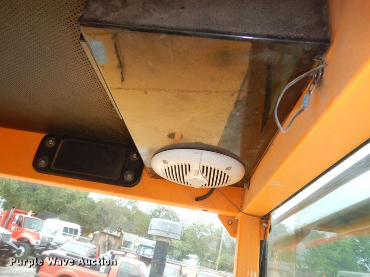 image for item DM3167 2007 Rosco 4830 Sweeper Pro  broom