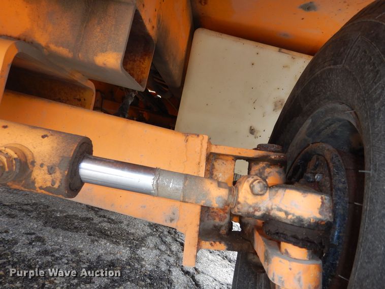 image for item DM3167 2007 Rosco 4830 Sweeper Pro  broom