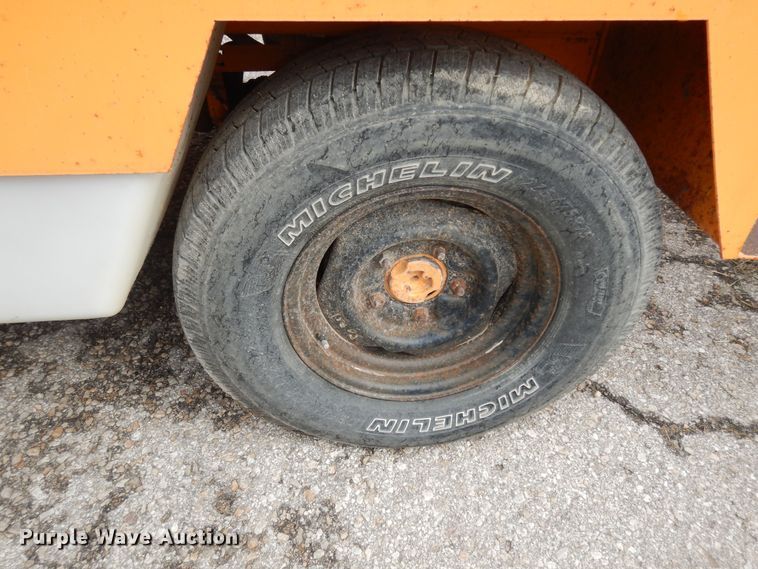 image for item DM3167 2007 Rosco 4830 Sweeper Pro  broom