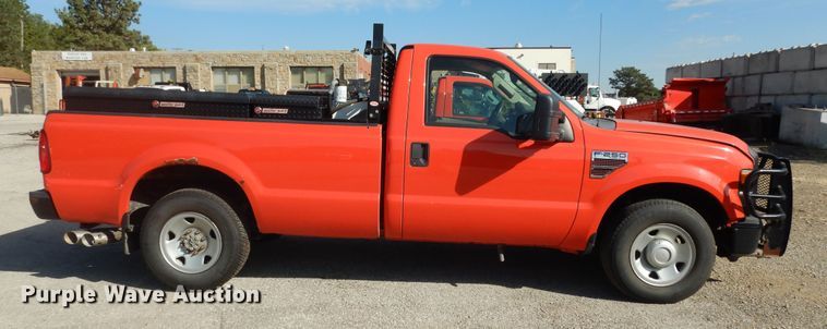 image for item DM3173 2008 Ford F250 Super Duty XL  pickup truck