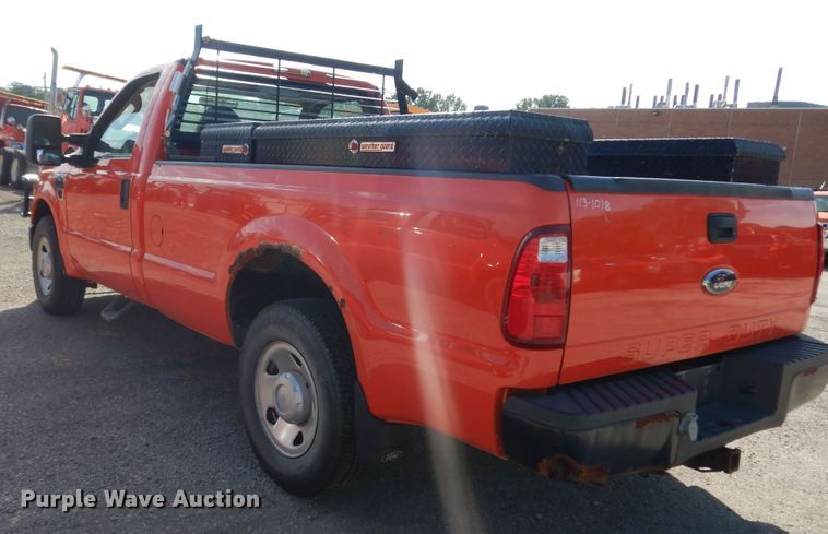 image for item DM3173 2008 Ford F250 Super Duty XL  pickup truck