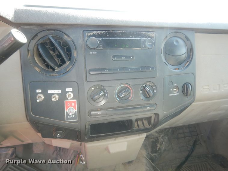 image for item DM3173 2008 Ford F250 Super Duty XL  pickup truck