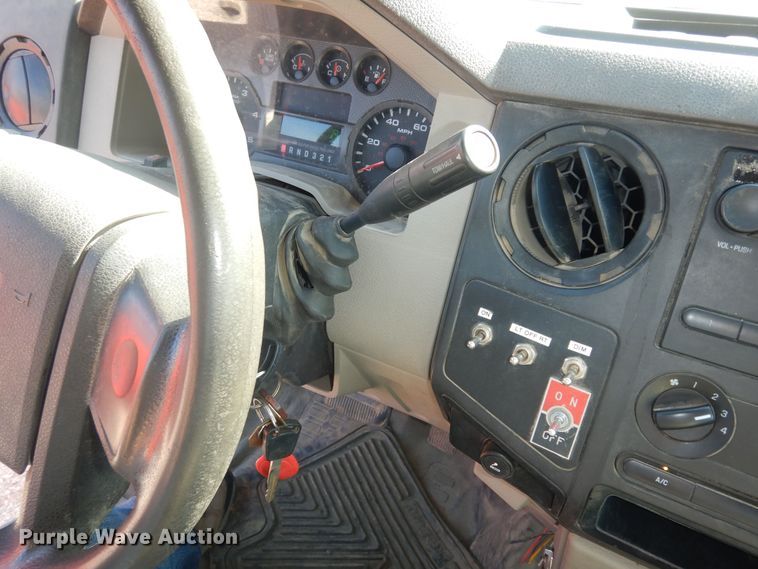 image for item DM3173 2008 Ford F250 Super Duty XL  pickup truck