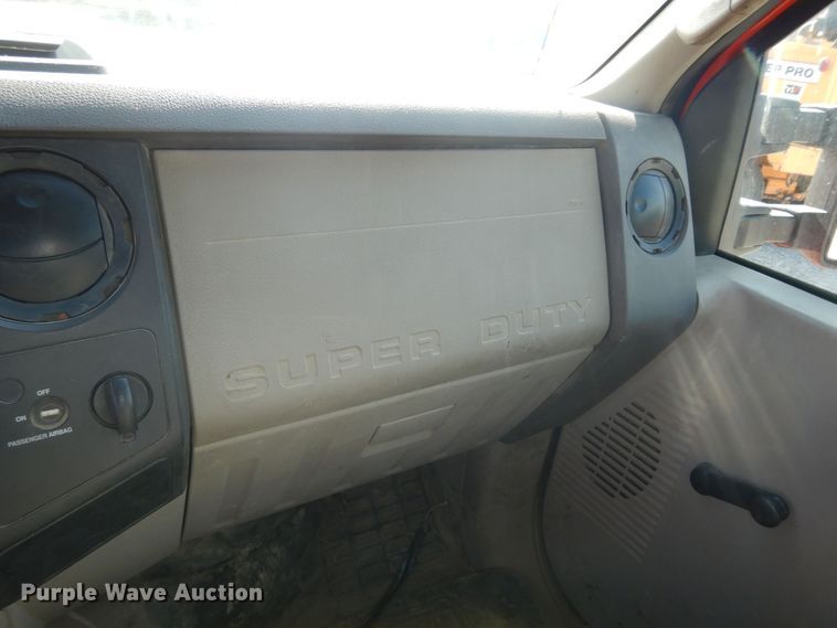 image for item DM3173 2008 Ford F250 Super Duty XL  pickup truck