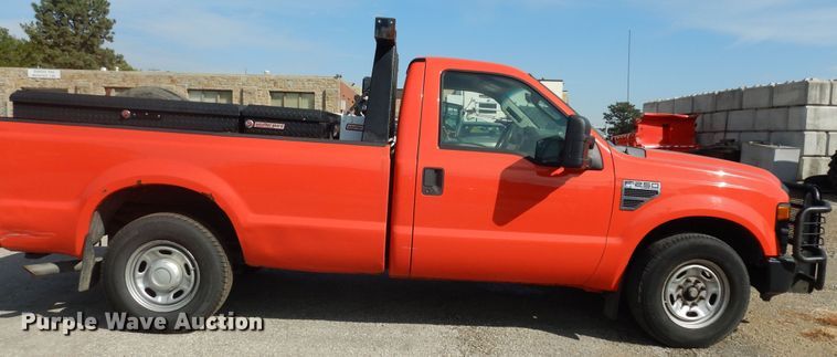 image for item DM3174 2010 Ford F250 Super Duty XL  pickup truck