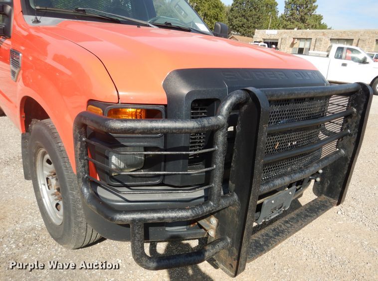 image for item DM3174 2010 Ford F250 Super Duty XL  pickup truck
