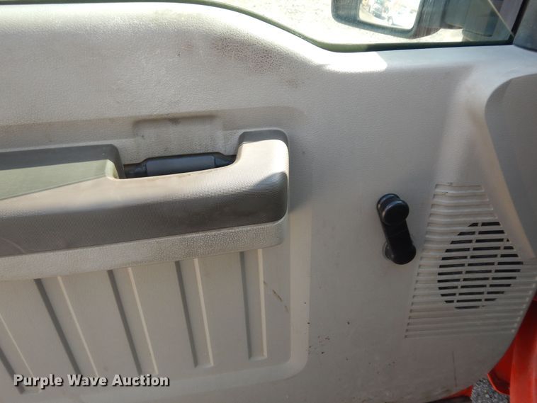 image for item DM3174 2010 Ford F250 Super Duty XL  pickup truck