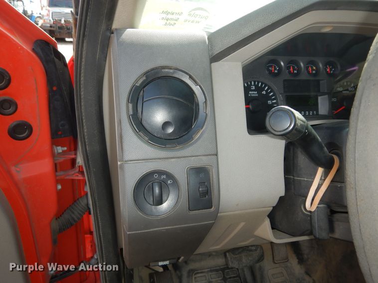 image for item DM3174 2010 Ford F250 Super Duty XL  pickup truck