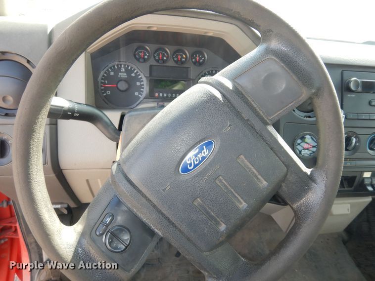 image for item DM3174 2010 Ford F250 Super Duty XL  pickup truck