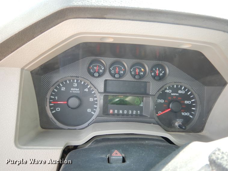 image for item DM3174 2010 Ford F250 Super Duty XL  pickup truck