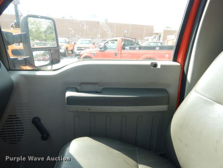 image for item DM3174 2010 Ford F250 Super Duty XL  pickup truck