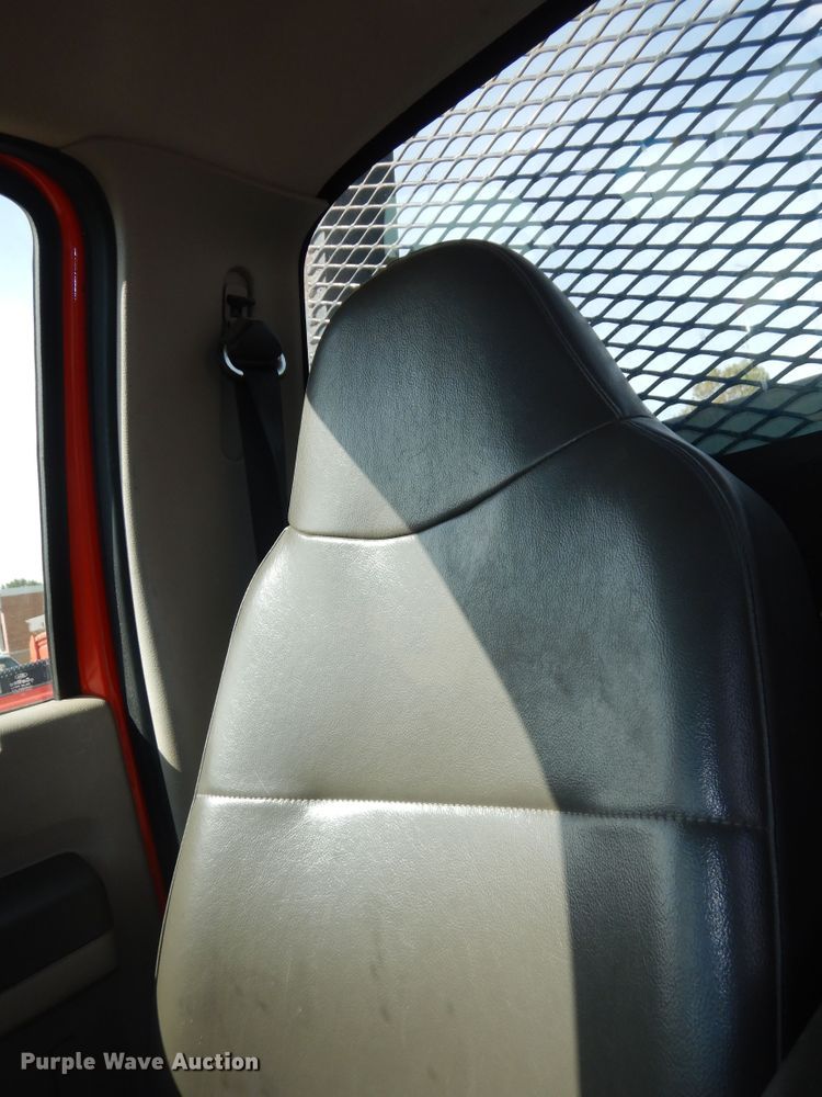 image for item DM3174 2010 Ford F250 Super Duty XL  pickup truck