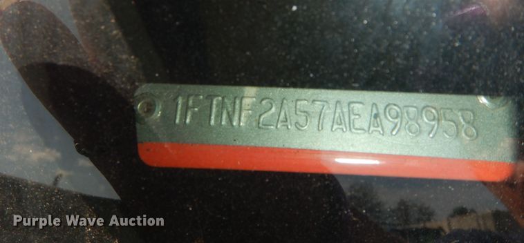 image for item DM3174 2010 Ford F250 Super Duty XL  pickup truck