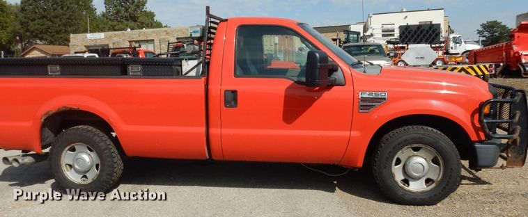 image for item DM3175 2008 Ford F250 Super Duty XL  pickup truck