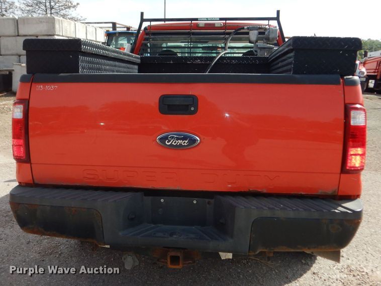 image for item DM3175 2008 Ford F250 Super Duty XL  pickup truck
