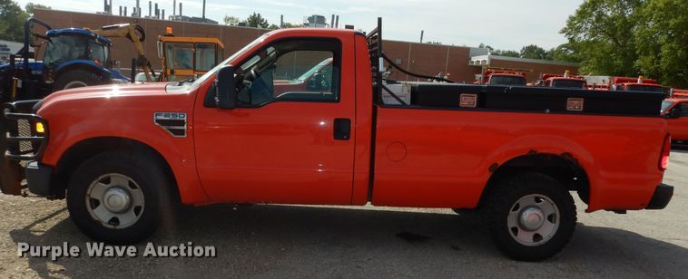 image for item DM3175 2008 Ford F250 Super Duty XL  pickup truck