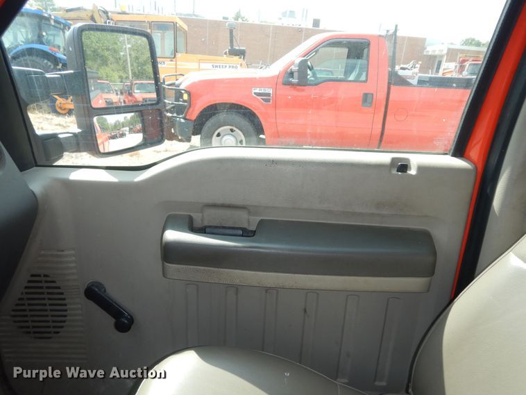 image for item DM3175 2008 Ford F250 Super Duty XL  pickup truck