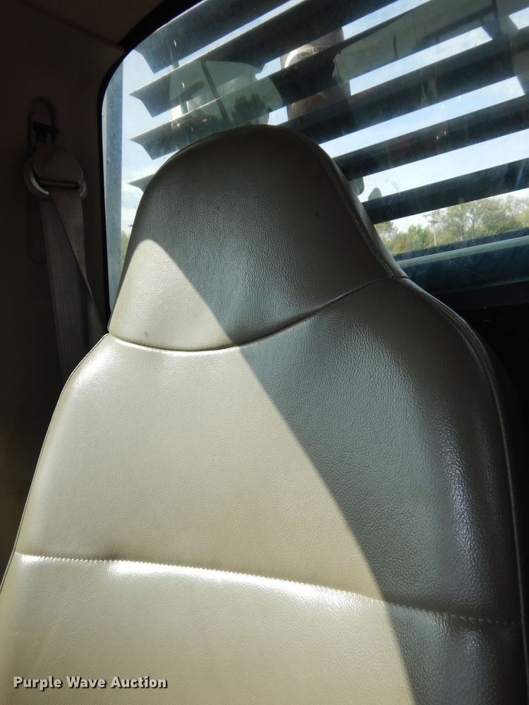 image for item DM3175 2008 Ford F250 Super Duty XL  pickup truck