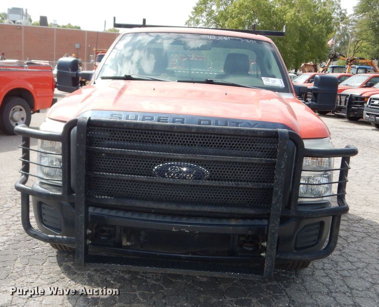 image for item DM3182 2011 Ford F250 Super Duty XL  pickup truck