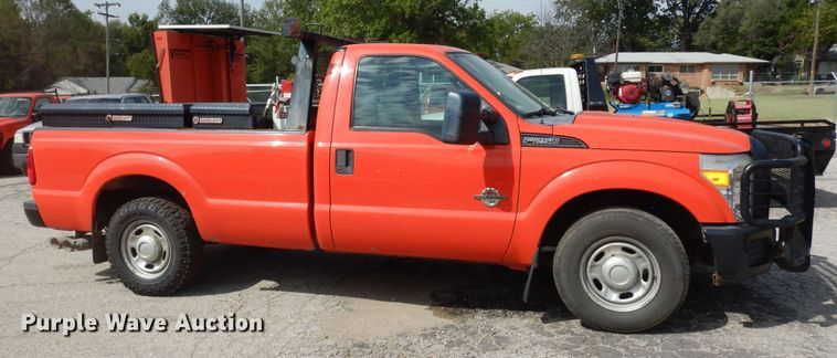 image for item DM3182 2011 Ford F250 Super Duty XL  pickup truck