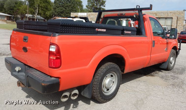 image for item DM3182 2011 Ford F250 Super Duty XL  pickup truck