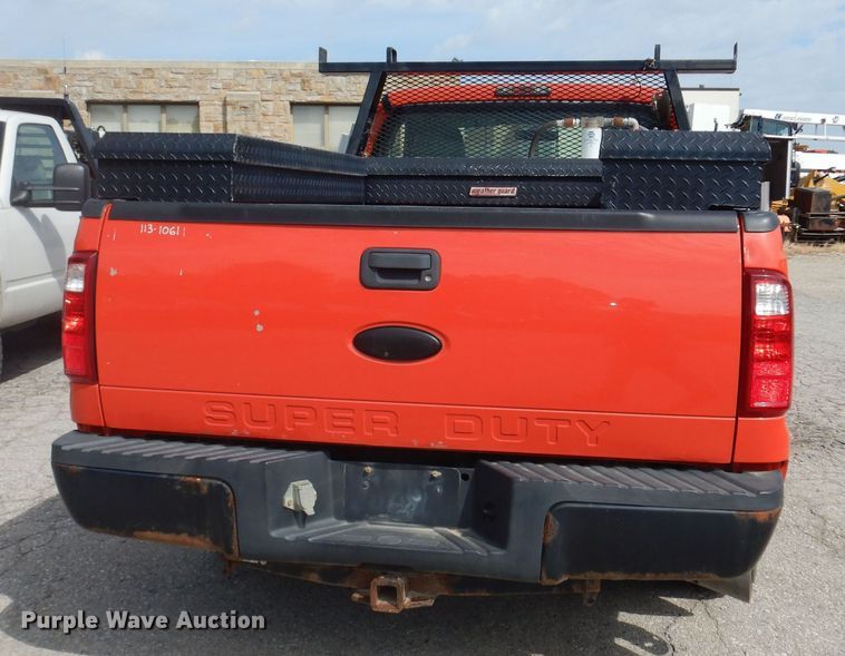 image for item DM3182 2011 Ford F250 Super Duty XL  pickup truck