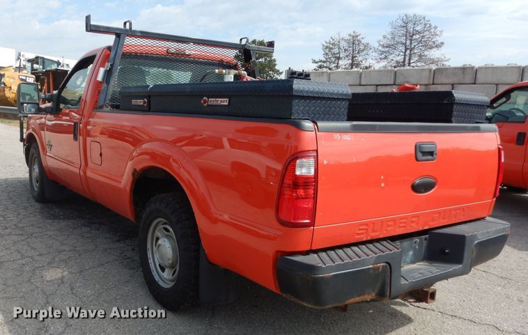 image for item DM3182 2011 Ford F250 Super Duty XL  pickup truck