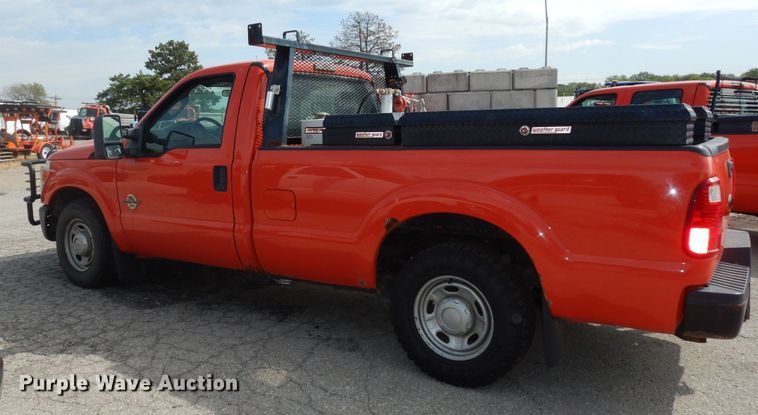 image for item DM3182 2011 Ford F250 Super Duty XL  pickup truck