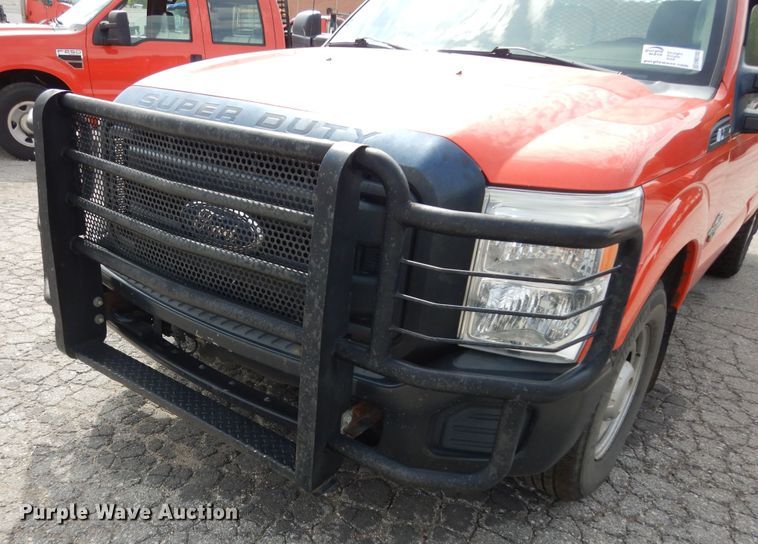 image for item DM3182 2011 Ford F250 Super Duty XL  pickup truck