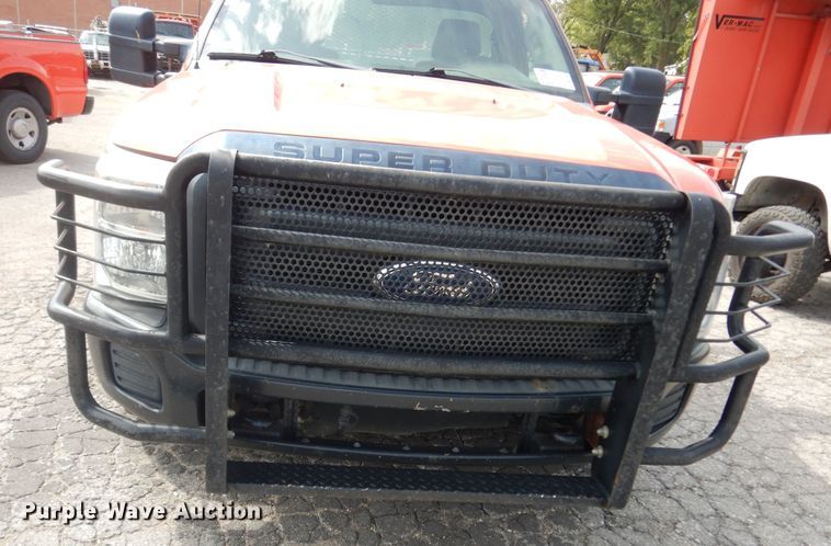 image for item DM3182 2011 Ford F250 Super Duty XL  pickup truck