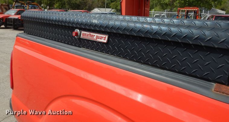 image for item DM3182 2011 Ford F250 Super Duty XL  pickup truck