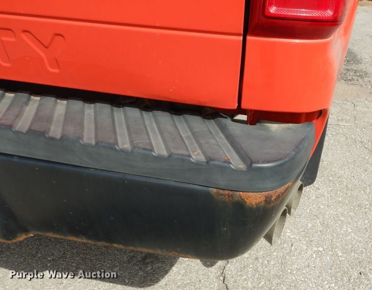 image for item DM3182 2011 Ford F250 Super Duty XL  pickup truck