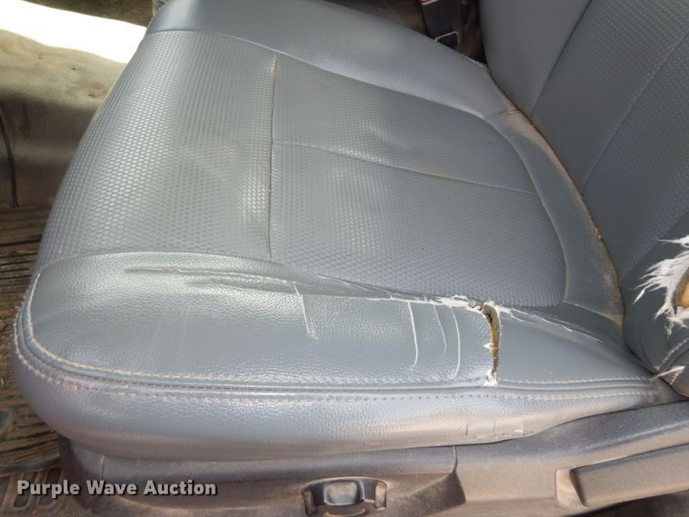 image for item DM3182 2011 Ford F250 Super Duty XL  pickup truck