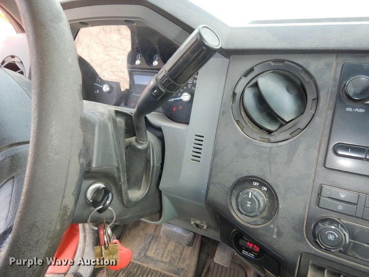 image for item DM3182 2011 Ford F250 Super Duty XL  pickup truck