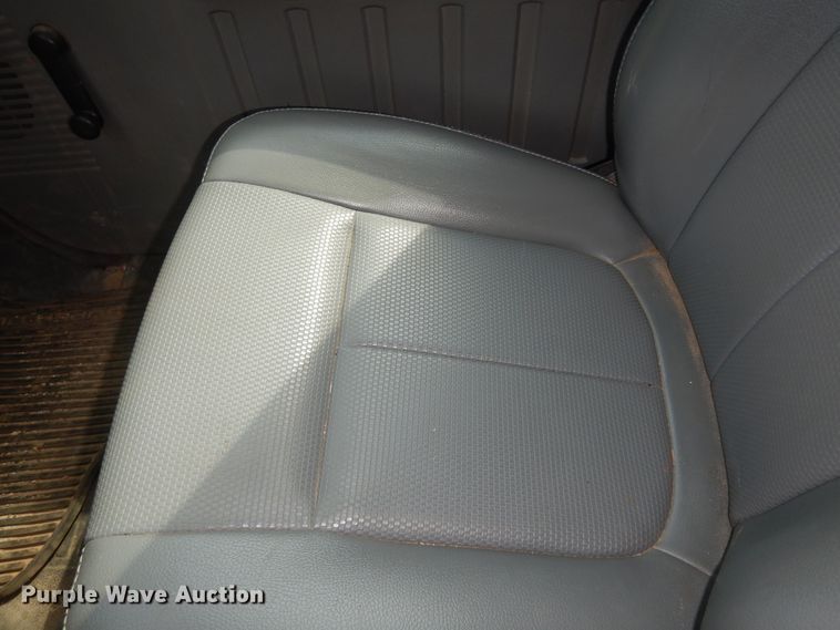 image for item DM3182 2011 Ford F250 Super Duty XL  pickup truck