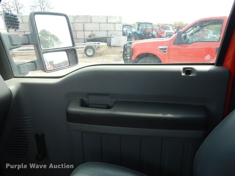 image for item DM3182 2011 Ford F250 Super Duty XL  pickup truck