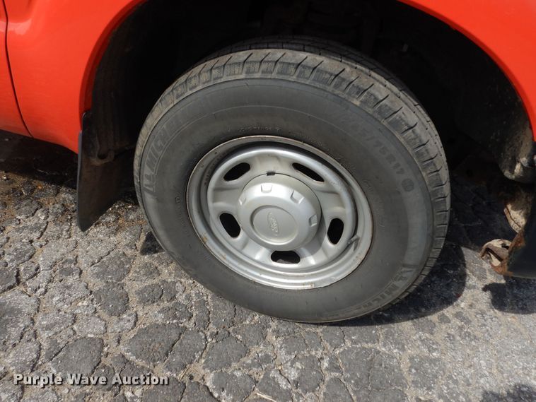 image for item DM3182 2011 Ford F250 Super Duty XL  pickup truck