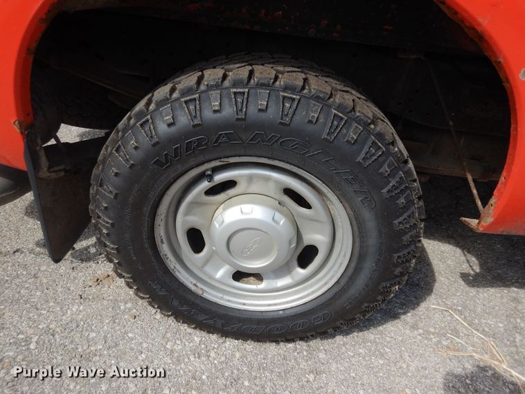 image for item DM3182 2011 Ford F250 Super Duty XL  pickup truck