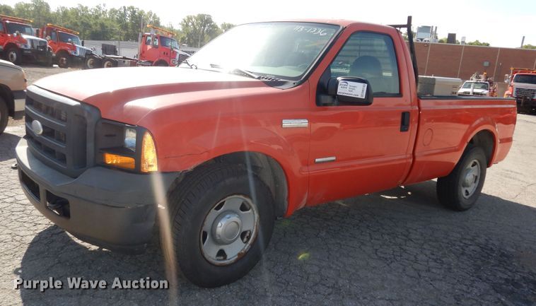 image for item DM3183 2006 Ford F250 Super Duty XL  pickup truck