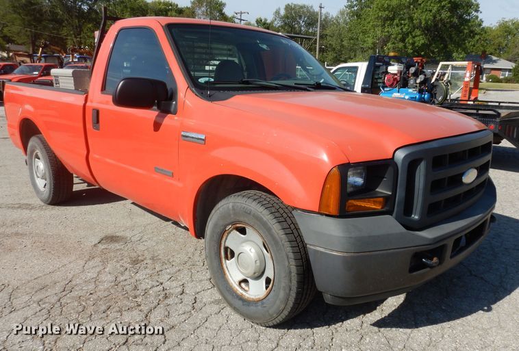 image for item DM3183 2006 Ford F250 Super Duty XL  pickup truck
