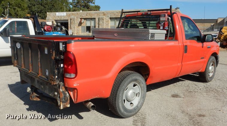 image for item DM3183 2006 Ford F250 Super Duty XL  pickup truck