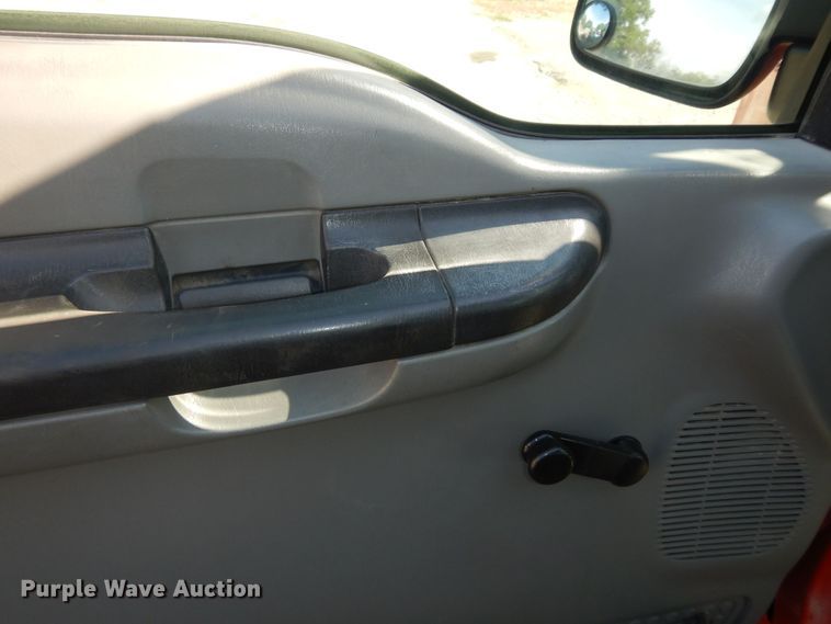 image for item DM3183 2006 Ford F250 Super Duty XL  pickup truck