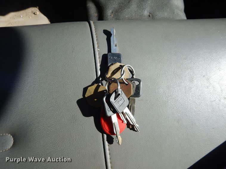 image for item DM3183 2006 Ford F250 Super Duty XL  pickup truck